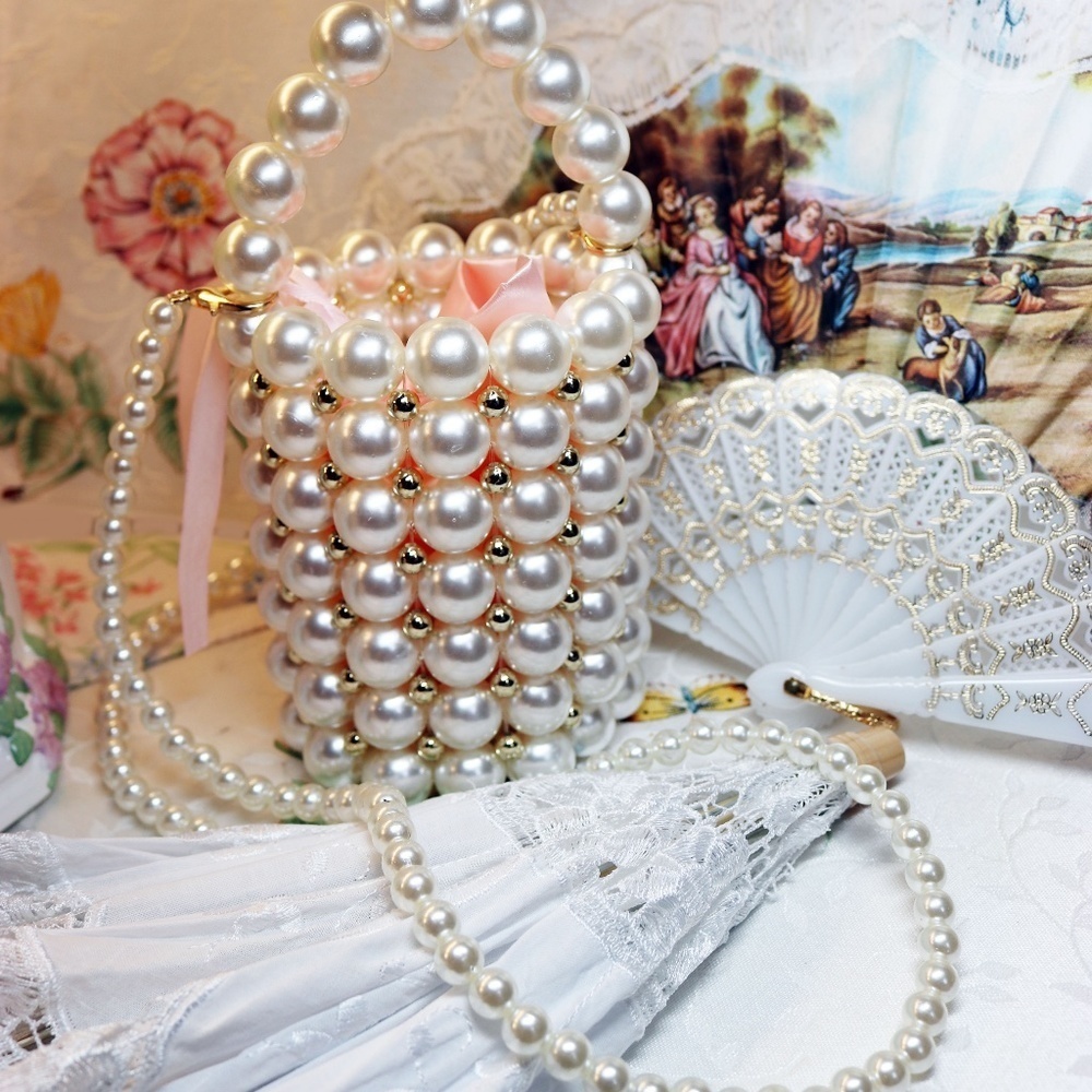 Host Pick! ๐ Gorgeous Pearl Bucket Mini Tote Haute Couture Handbag - Picture 3 of 16